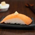 Sushi menu nigiri med laks
